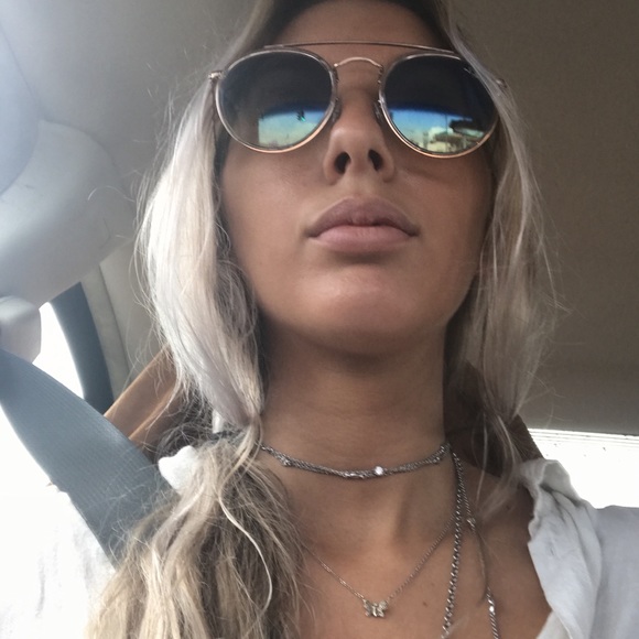 Meet your Posher, Michelle - Picture 1 of 1